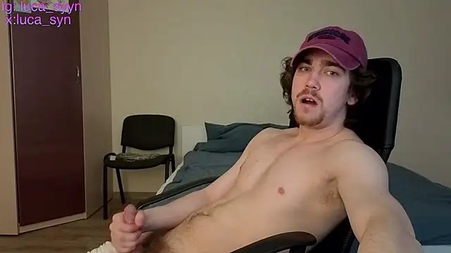 Snapshot of luca_syn chatting on February 11, 7:03 pm luca syn online show from February 11, 7:03 pm