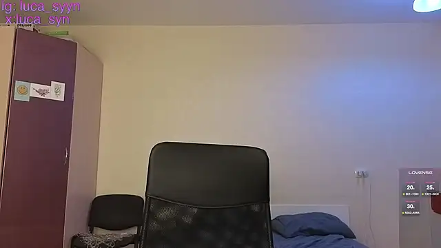 Snapshot of luca_syn chatting on January 14, 4:54 pm luca syn online show from January 14, 4:54 pm