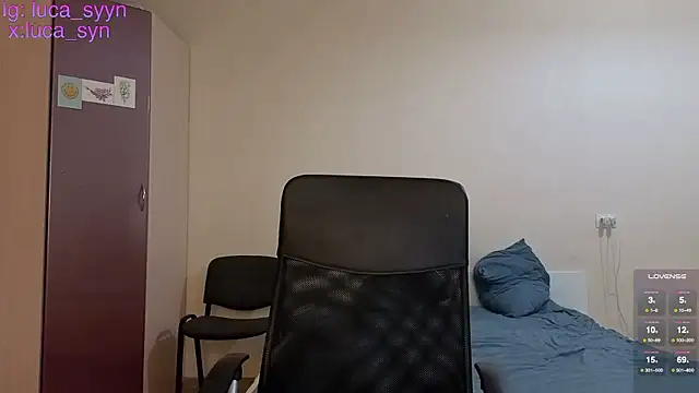 Snapshot of luca_syn chatting on February 25, 7:03 pm luca syn online show from February 25, 7:03 pm