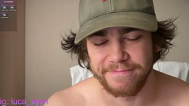 Snapshot of luca_syn chatting on November 19, 5:40 am luca syn online show from November 19, 5:40 am