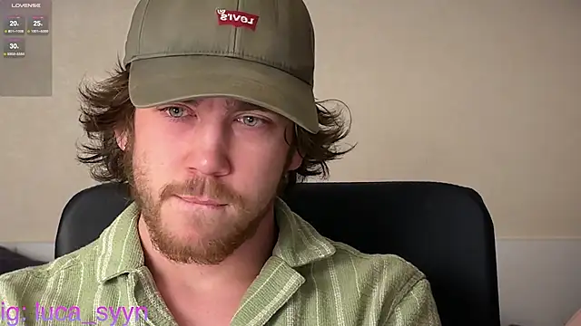 Snapshot of luca_syn chatting on November 17, 7:18 pm luca syn online show from November 17, 7:18 pm