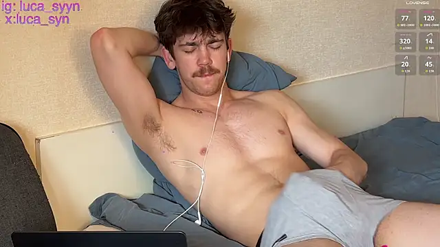 Snapshot of luca_syn chatting on June 17, 10:03 am luca syn online show from June 17, 10:03 am