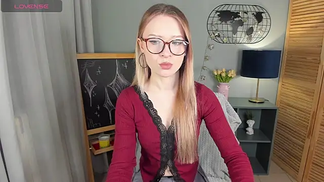 elliupp online show from April 17, 3:59 pm