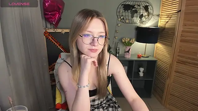 elliupp online show from October 31, 8:33 am