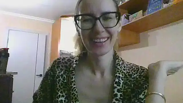 Snapshot of Norivann chatting on October 21, 9:41 am Norivann online show from October 21, 9:41 am