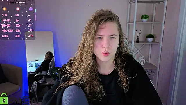 Elsie Cutties online show from December 14, 1:01 am