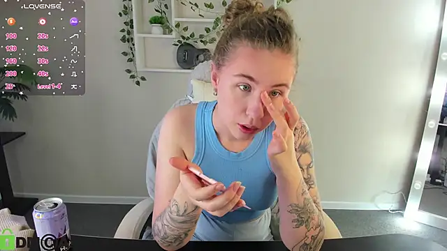 Elsie Cutties online show from November 3, 1:11 am