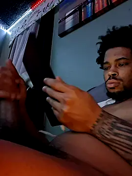 Snapshot of Painstickwes chatting on February 9, 7:28 am Painstickwes online show from February 9, 7:28 am