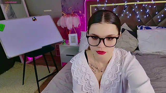 KellyHayden online show from February 7, 12:57 pm