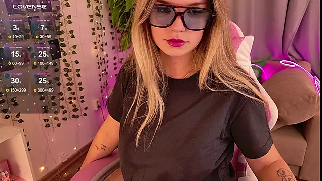 KellyHayden online show from November 22, 1:32 pm