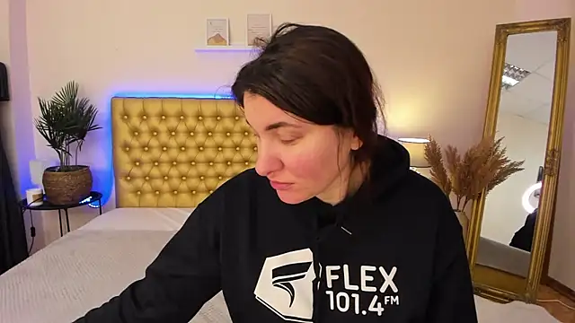 TrishaDarks online show from February 2, 6:12 am