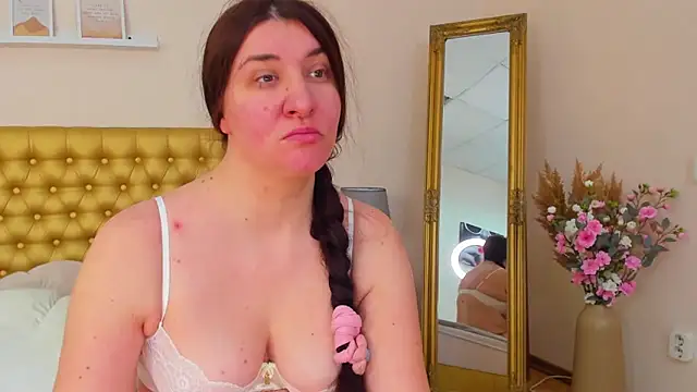 TrishaDarks online show from April 2, 5:03 am