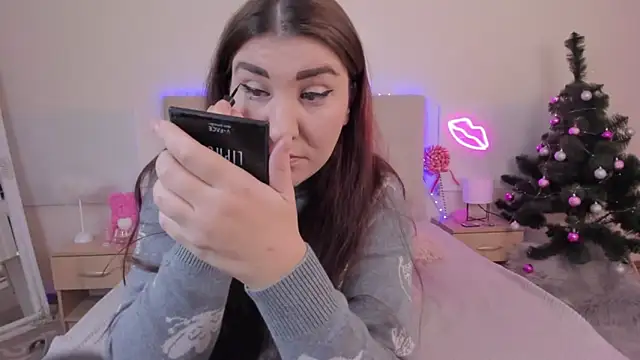 TrishaDarks online show from December 20, 6:49 am