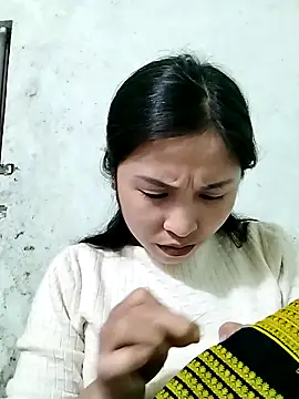 Snapshot of Mai4568 chatting on December 17, 12:43 pm Mai4568 online show from December 17, 12:43 pm