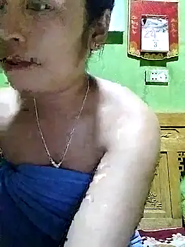 Snapshot of Mai4568 chatting on October 2, 12:41 pm Mai4568 online show from October 2, 12:41 pm