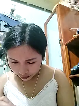 Snapshot of Mai4568 chatting on September 30, 12:33 pm Mai4568 online show from September 30, 12:33 pm