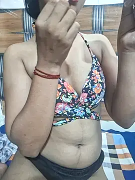 Snapshot of Soni_cute86526 chatting on July 5, 4:06 am Soni cute86526 online show from July 5, 4:06 am