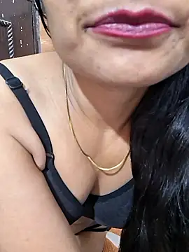 Snapshot of Soni_cute86526 chatting on June 7, 4:18 am Soni cute86526 online show from June 7, 4:18 am