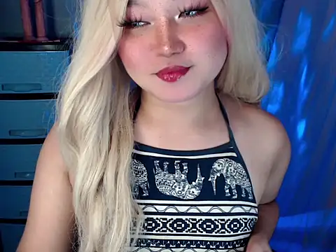 Eyes-on-me online show from October 3, 5:36 pm
