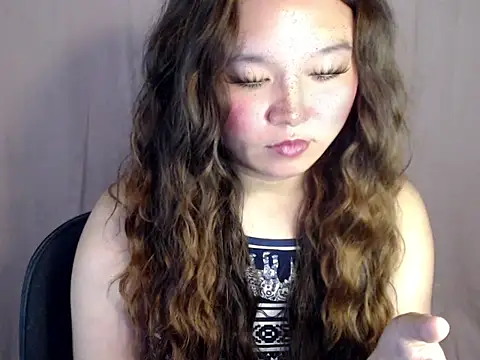 Eyes-on-me online show from November 3, 1:00 am