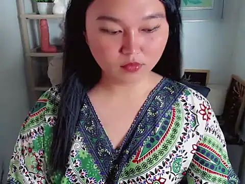 Eyes-on-me online show from June 17, 6:13 am
