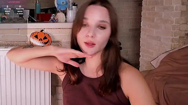 Elle wooods online show from November 10, 12:10 pm