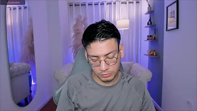 marcuswildx online show from December 22, 5:13 pm