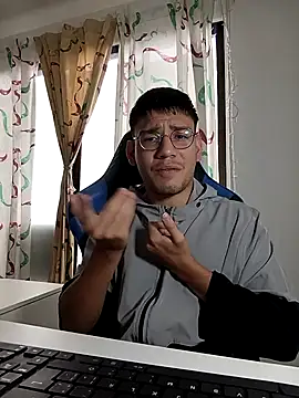 Snapshot of marcuswildx chatting on November 14, 1:26 pm marcuswildx online show from November 14, 1:26 pm