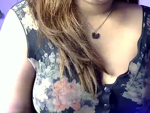 Aaliya02 online show from February 21, 9:55 am