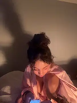 OliviaAshhh online show from March 27, 7:15 pm