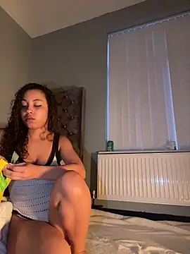 Snapshot of OliviaAshhh chatting on May 24, 8:31 pm OliviaAshhh online show from May 24, 8:31 pm