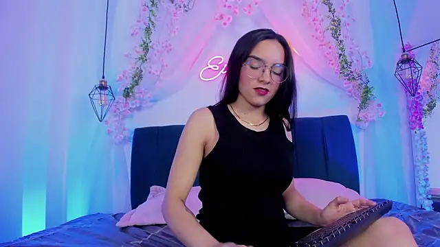 Snapshot of eimi_rosse18 chatting on January 18, 5:38 pm eimi rosse18 online show from January 18, 5:38 pm