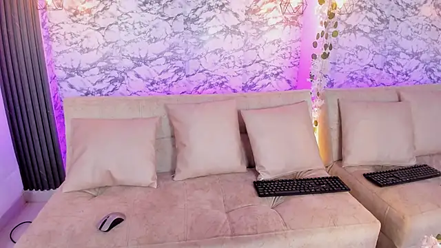 Snapshot of eimi_rosse18 chatting on November 19, 12:38 pm eimi rosse18 online show from November 19, 12:38 pm