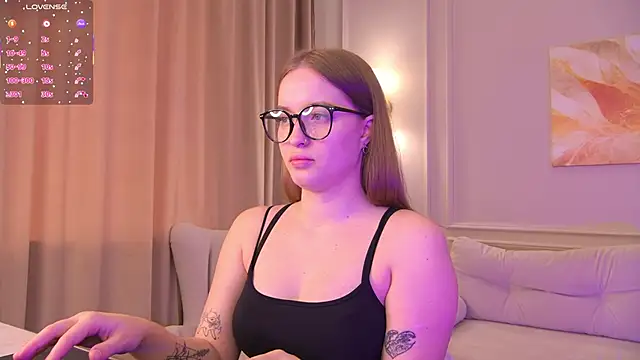 Snapshot of Eva_Haris chatting on October 11, 9:10 am Eva Haris online show from October 11, 9:10 am