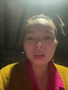 Snapshot of EllieYun chatting on November 8, 3:10 am EllieYun online show from November 8, 3:10 am