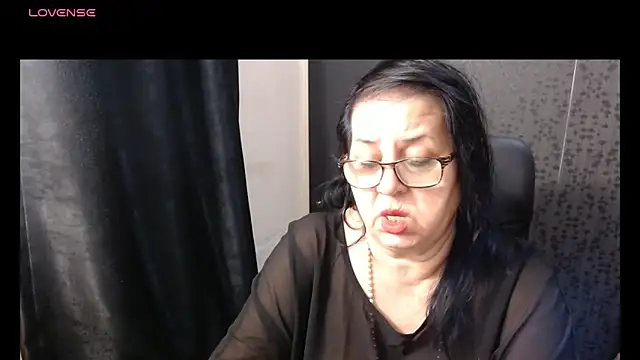 MissSanjanne online show from December 5, 5:00 pm