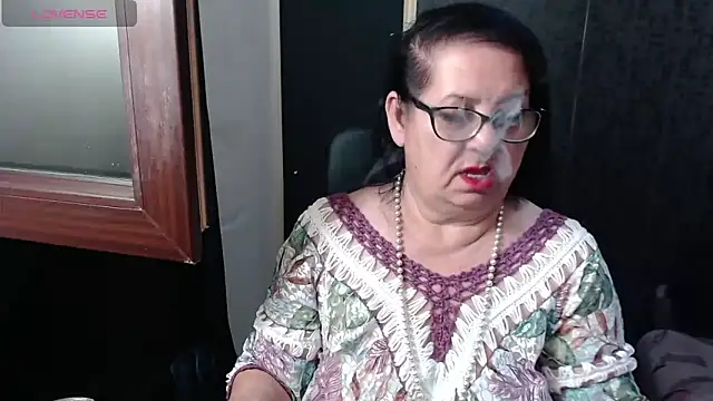 Snapshot of MissSanjanne chatting on May 22, 10:41 pm MissSanjanne online show from May 22, 10:41 pm