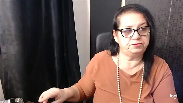 MissSanjanne online show from November 3, 5:56 am