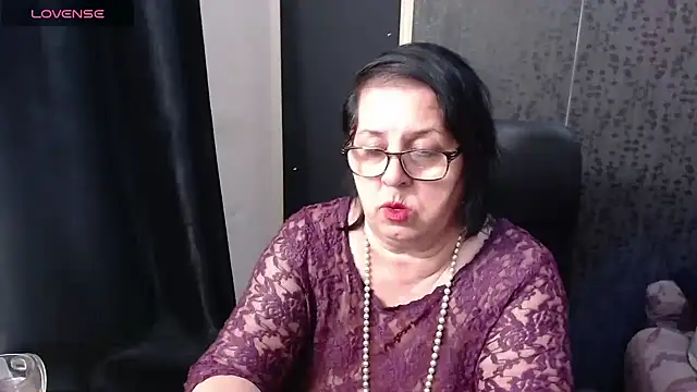 MissSanjanne online show from April 18, 7:07 pm