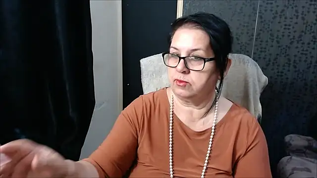 Snapshot of MissSanjanne chatting on March 5, 2:57 am MissSanjanne online show from March 5, 2:57 am