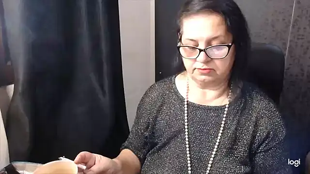 MissSanjanne online show from November 18, 1:32 am