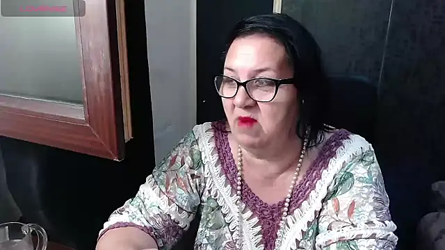 MissSanjanne online show from June 14, 8:10 pm