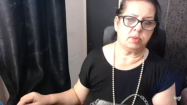 Snapshot of MissSanjanne chatting on October 8, 7:32 am MissSanjanne online show from October 8, 7:32 am