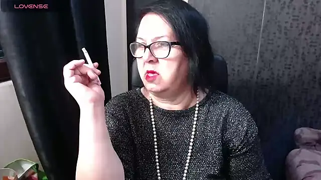 Snapshot of MissSanjanne chatting on May 18, 2:33 am MissSanjanne online show from May 18, 2:33 am