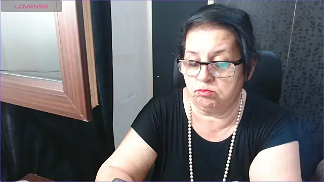 Snapshot of MissSanjanne chatting on September 11, 6:02 am MissSanjanne online show from September 11, 6:02 am