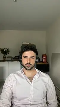 Snapshot of eauminerale chatting on May 13, 12:01 pm eauminerale online show from May 13, 12:01 pm