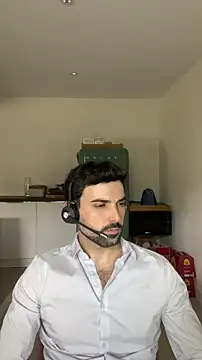 Snapshot of eauminerale chatting on April 27, 11:41 am eauminerale online show from April 27, 11:41 am