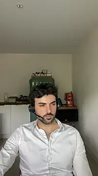 Snapshot of eauminerale chatting on May 29, 12:00 pm eauminerale online show from May 29, 12:00 pm