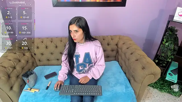 Snapshot of Vhaleria_Vega chatting on October 4, 1:01 pm Vhaleria Vega online show from October 4, 1:01 pm