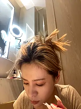 miumiu-66 online show from November 4, 7:39 pm